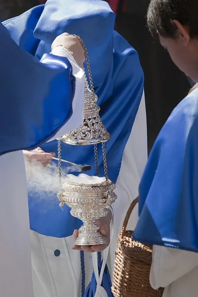 Räuchergefäß aus Silber oder Alpaka, um Weihrauch in der Heiligen Woche zu verbrennen — Stockfoto