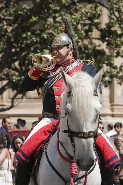 Trompetista músico a cavalo, Semana Santa na província de Sevilha, Andaluzia, Espanha — Fotografia de Stock
