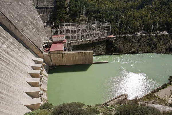 Zentrales Wasserkraftwerk des Staudamms von Iznajar — Stockfoto