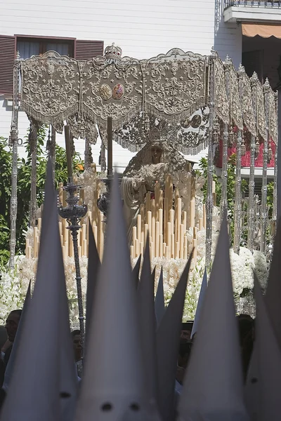 Procesión de Pascua de la Hermandad de La Paz cerca del Arco del Postigo —  Fotos de Stock