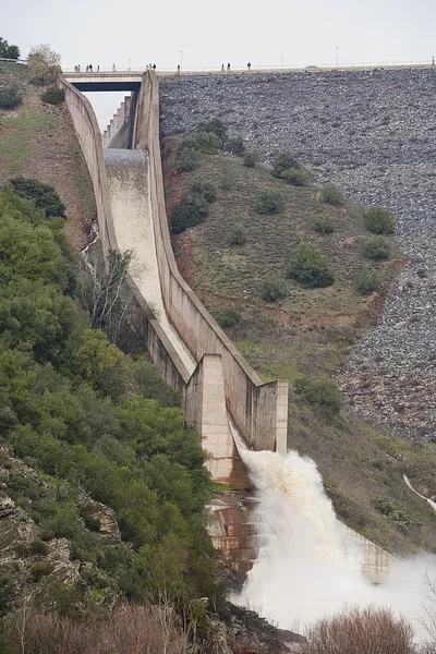 Spillway of the dam of the Yeguas — Stock Photo, Image