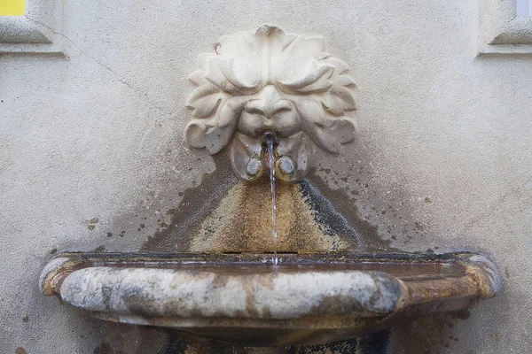 Ancienne fontaine à boire en Espagne — Photo