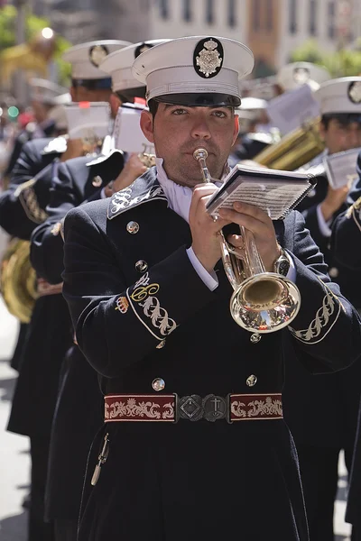 Brass band musiciens, Dimanche des Rameaux, cette fanfare porte l'uniforme de capitaine d'escouade de l'escorte royale d'Alphonse XIII — Photo