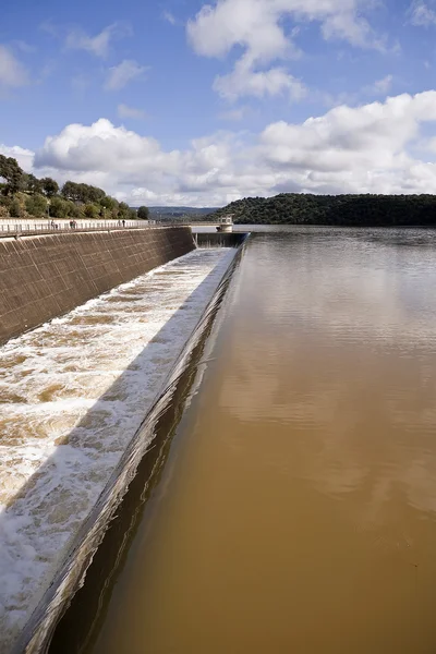 Spillway in the reservoir of San Rafael de Navallana, near Cordoba, Andalusia, Spain — Stock Photo, Image