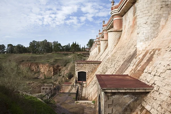 Vista panorámica de la ingeniería hidráulica de la presa de Guadalen — Foto de Stock