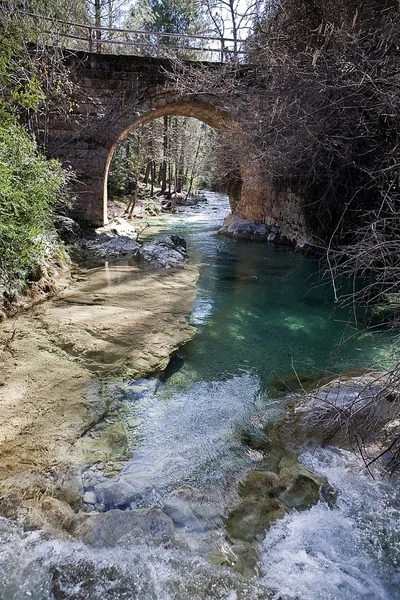 Köprü nehir guadalquivir quesada içinde kaynak yakınında bulunan herrerias — Stok fotoğraf