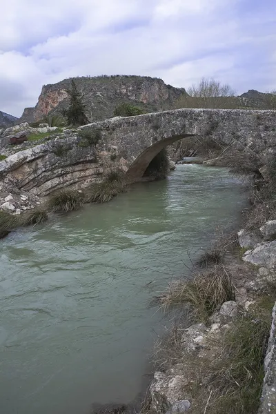 A ponte e a estrada romana de Colomera, província de Granada, Andaluzia, Espanha — Fotografia de Stock