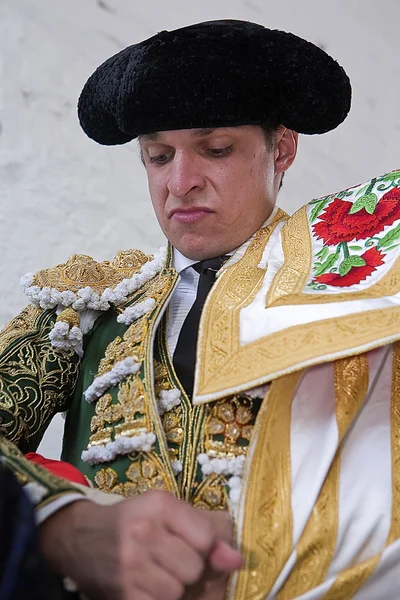 De Spaanse stierenvechter el juli aankleden voor de paseillo of eerste parade — Stockfoto