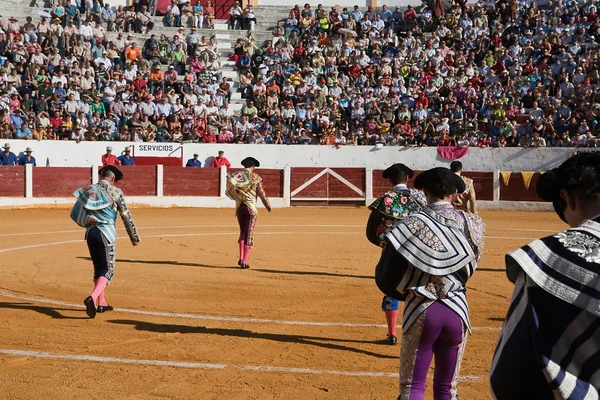 Toreadoři v paseillo nebo počáteční přehlídce. býčí zápasy v aréně andujar — Stock fotografie