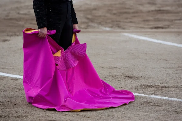 Tjurfäktare med Kap innan tjurfäktning — Stockfoto