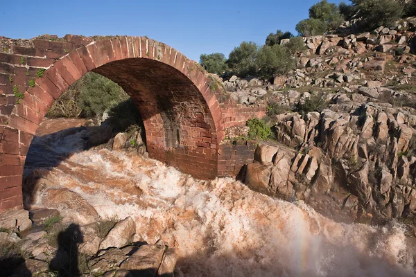 Roman bridge Piélago Linares, Jaen province, Andalusia, Spain — Stok fotoğraf