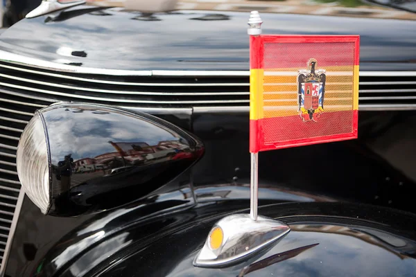 Drapeau franquiste sur voiture vintage, Espagne — Photo