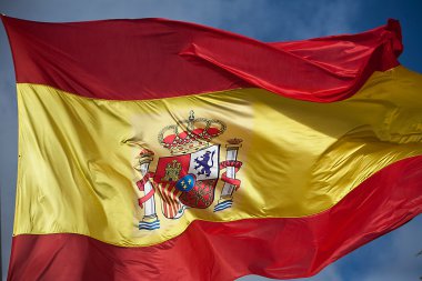 gökyüzünde İspanyol bayrağı