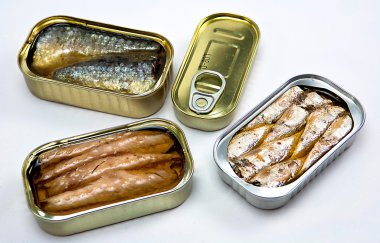farklı boyutlarda ve açılış, teneke