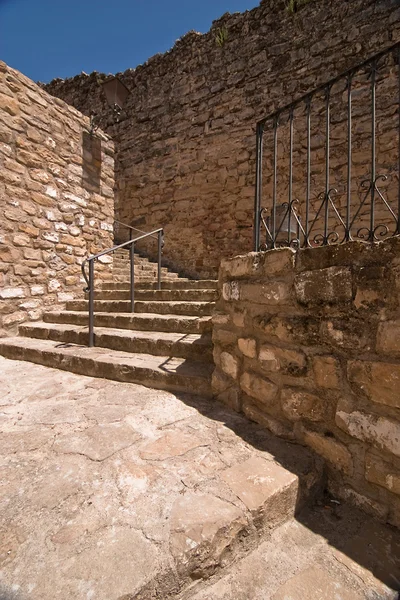 Escaleras junto a la torre mudéjar — Foto de Stock