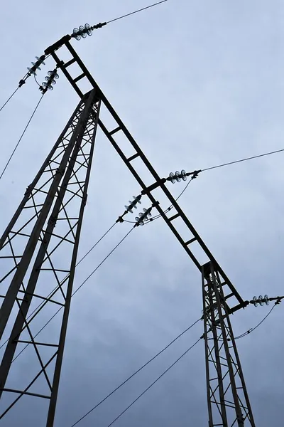 Elektrische hoogspanning post — Stockfoto