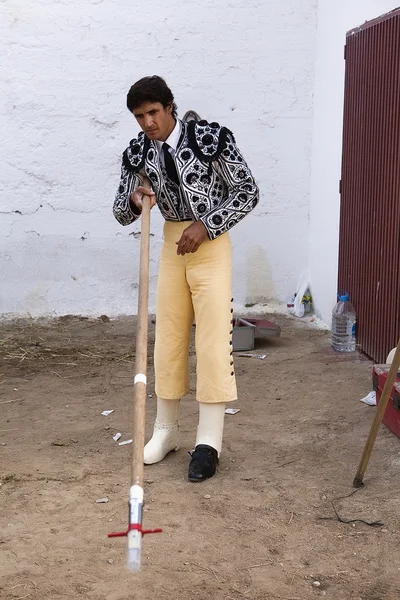 Picadores trying the lances on the "patio de cuadrillas" — Stock Photo, Image