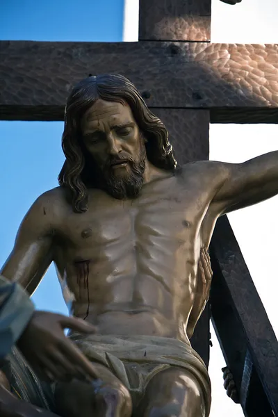 Stellt die Herabkunft vom Kreuz dar, als Jesus gekreuzigt wurde — Stockfoto