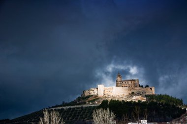 bulutlu bir günde La mota Kalesi