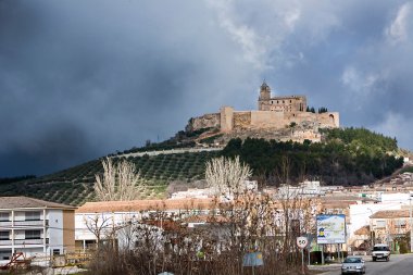 La mota castle tepenin üzerinde