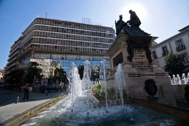 Isabel la catolica ve cristobal colon Anıtı