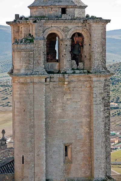 Klokkentoren van de kerk van de abdij van la mota kasteel. Alcala la real, jaen — Stockfoto