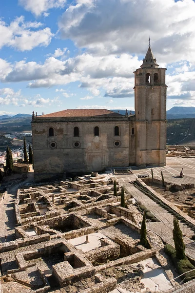 Gereja biara dari benteng, kastil La Mota, Alcala la Real, Spanyol — Stok Foto