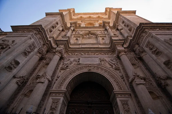 Puerta suntuosa de la Catedral de Granada — Foto de Stock