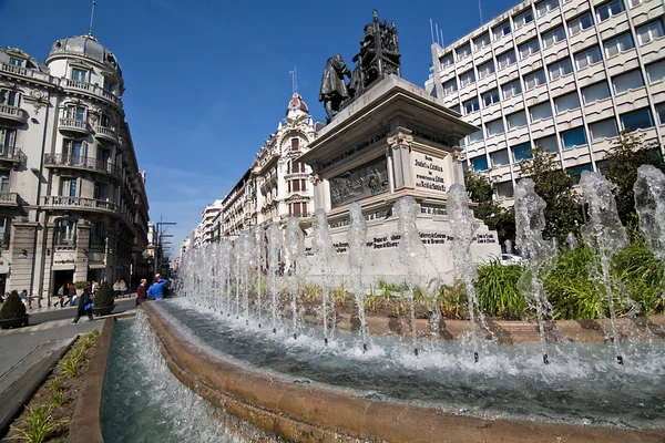 Monument över isabel la Católica och cristobal colon — Stockfoto