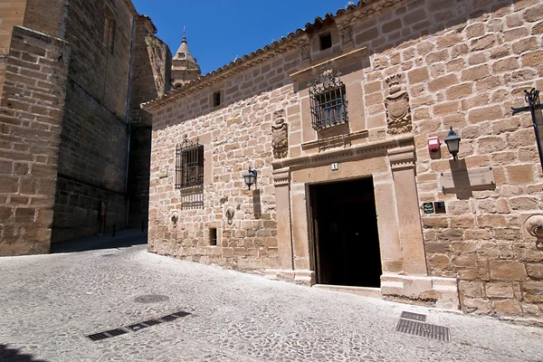 Fachada típica del hogar andaluz del siglo XVI — Foto de Stock