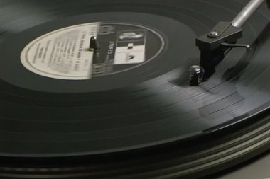 siyah 33 rpm kayıt vinil plak çalar üzerinde oynama pikap profili