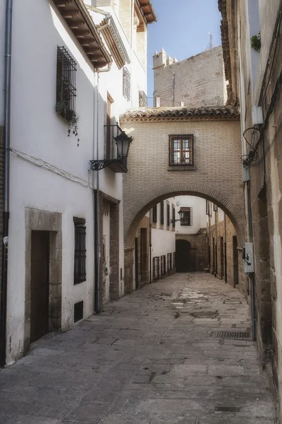 Typical Street of the world heritage city in Baeza, Street Barbacana next to the clock tower — Stock Photo, Image