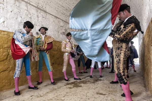Stierenvechters op de paseillo of eerste parade stierengevecht op andu — Stockfoto