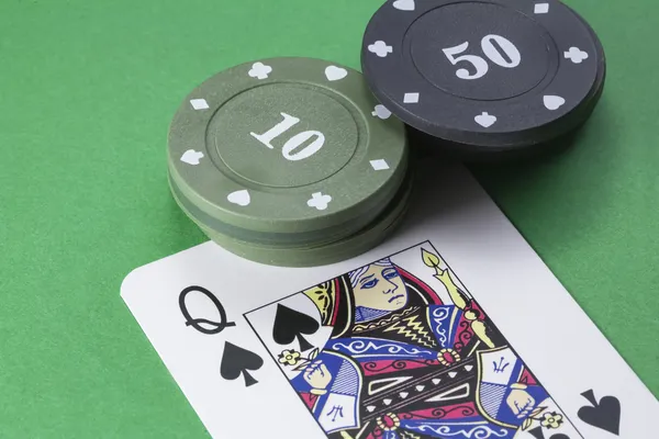 Karten Pokerdeck Englisch, Pik Dame, neben Tabs von 10 und 50 — Stockfoto