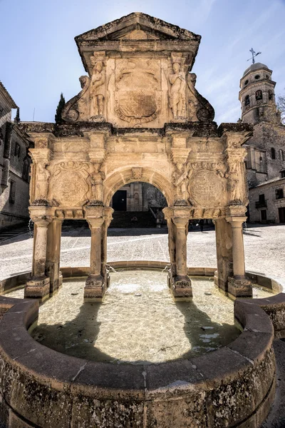 Fonte di Santa Maria abiti dall'università Antonio Machad — Foto Stock