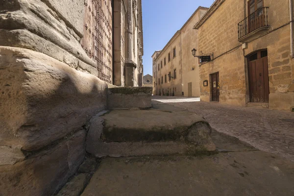 Calle san Juan de la Cruz, Baeza, provincia de Jaén, Andalucía, Sp — Foto de Stock