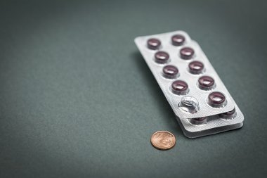 Euro cent sikke Vakumlu Ambalaj yeşil renkli izole içinde