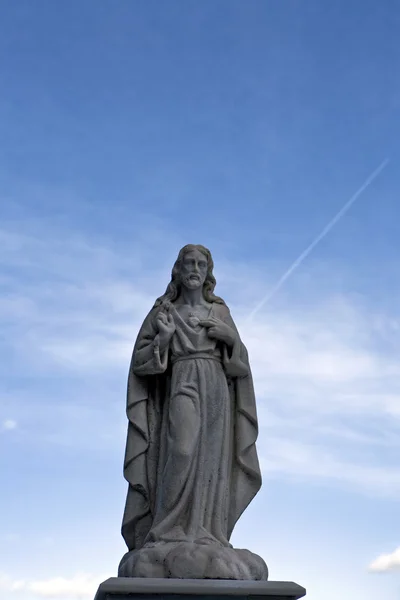 Statuia de marmură a lui Isus în cimitirul public din Iznajar, Cordob — Fotografie, imagine de stoc