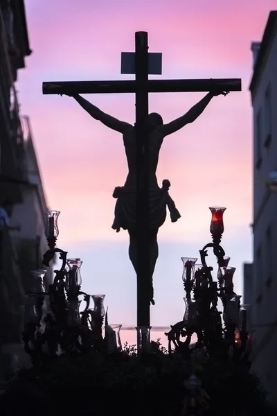 Figura de Jesus na cruz esculpida em madeira pelo escultor Alva — Fotografia de Stock