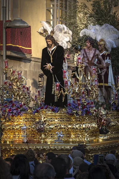 Hermandad de Jesús corsaje haciendo estación de penitencia en fron —  Fotos de Stock