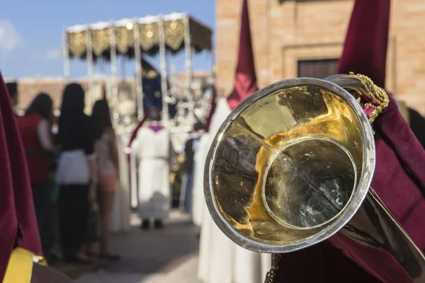 Nuestra SembH ora de los Dolores uscire dalla chiesa di Santa — Foto Stock