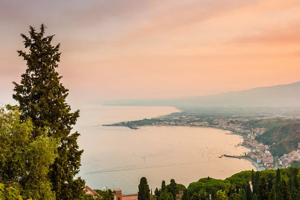 Sicilia costa al atardecer — Foto de Stock