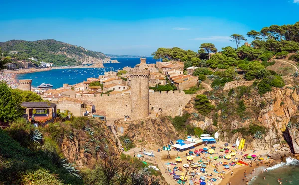 panoramik Ortaçağ Kalesi tossa de mar, costa brava, İspanya