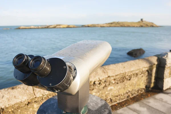 Binoculars by the Sea — Stock Photo, Image