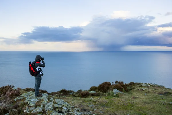 Junge Fotografin auf Reisen — Stockfoto