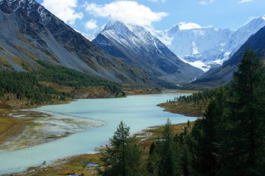 Altay. Göl akkemskoe.