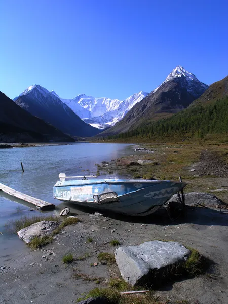 Altai. Lago Akkemskoe . — Fotografia de Stock