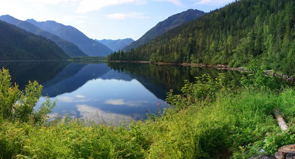 Laghi di zibellino. Khamar-Daban, territorio meridionale del Vicino Baikal . — Foto Stock