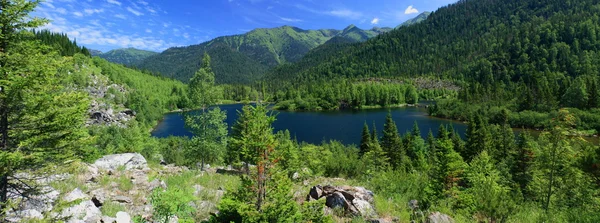 Sobel sjöar. khamar-daban, södra nära-Bajkal territoriet. — Stockfoto