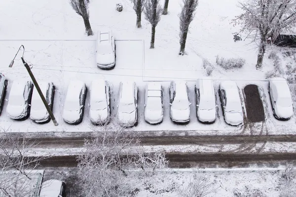 Première Neige Voitures Sous Neige Sur Parking Après Blizzard Chutes — Photo